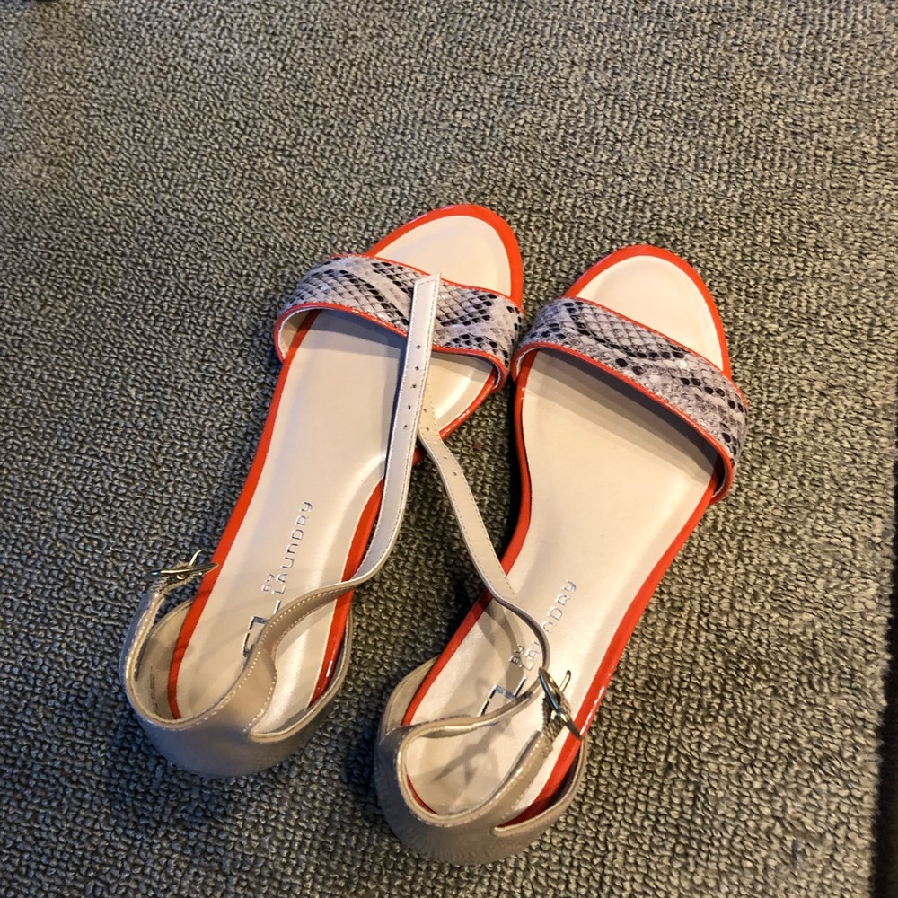 Women's shoes